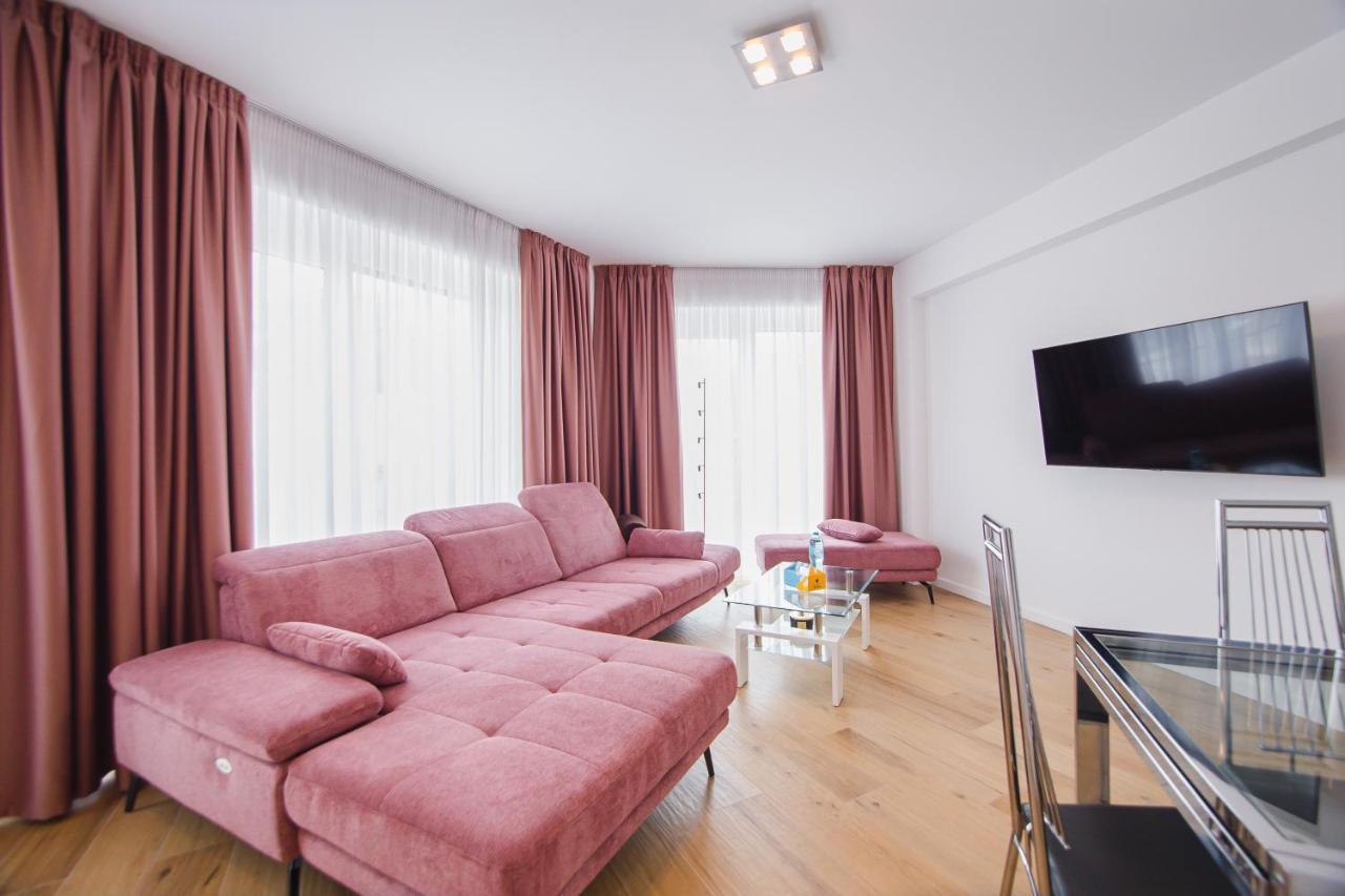 Pink Sahara Near City Center Oradea Eksteriør bilde